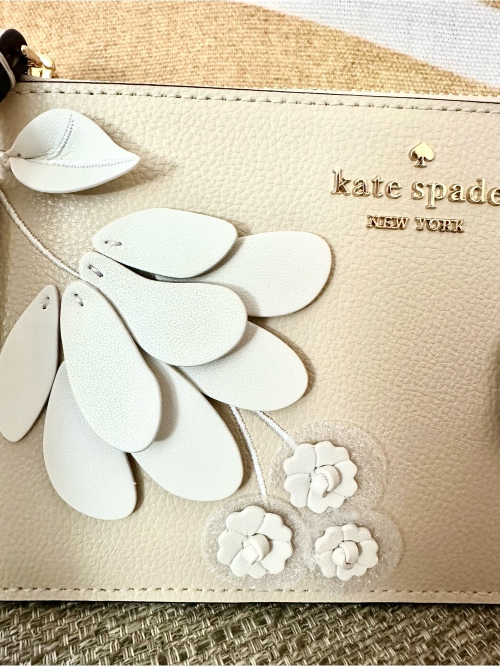 kate spade Lucy Milk Glass Leather Floral Appliqué Wristlet NWT | $169 MSRP - Picture 14 of 15